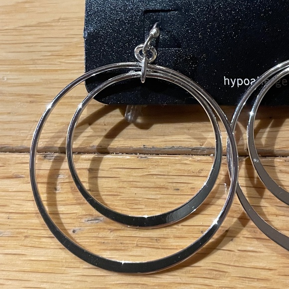 Brand New Banana Republic Nesting Two Hoops Earrings - Picture 3 of 5